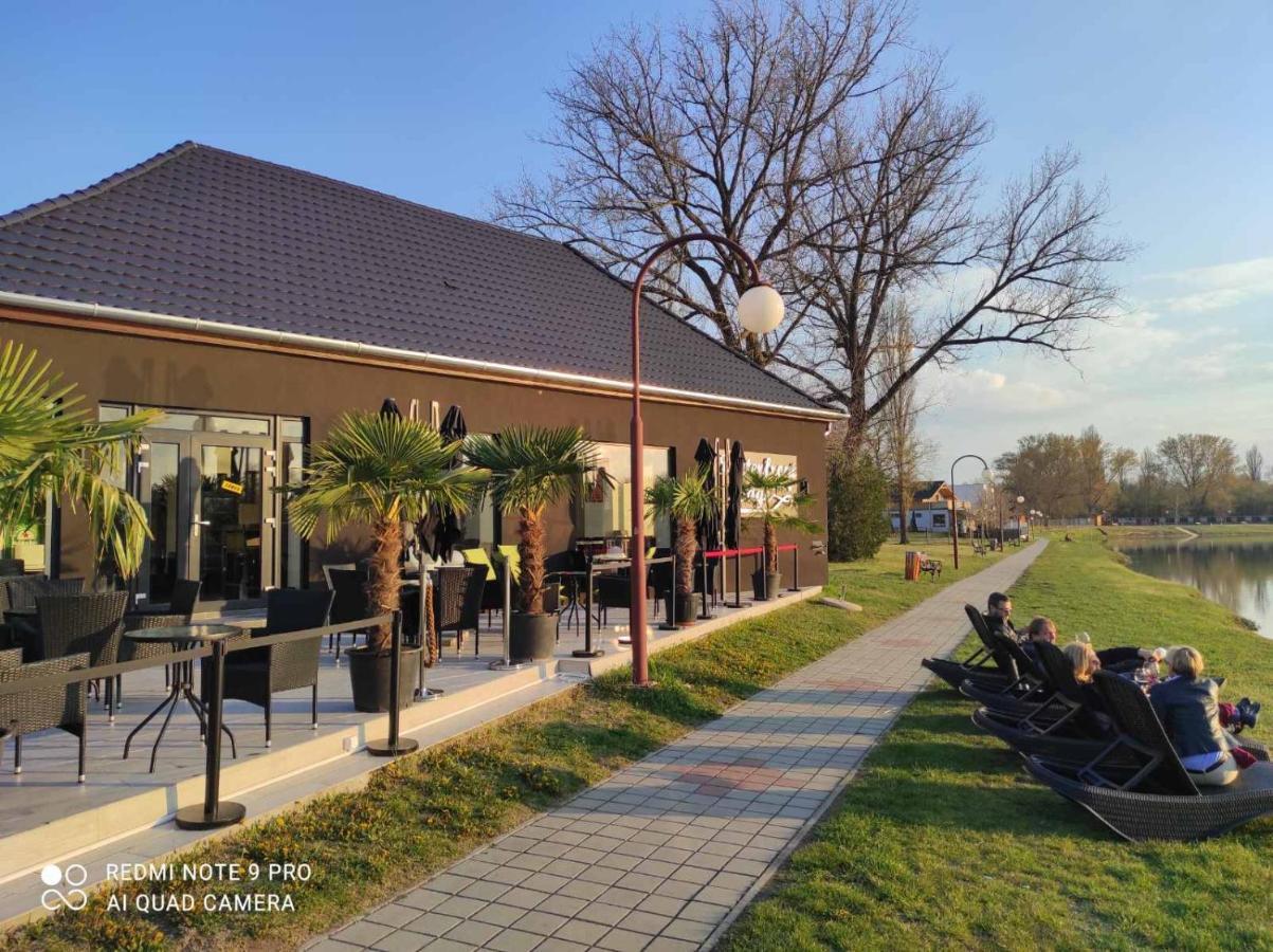 Waterfront Lodge Dunapataj Dış mekan fotoğraf