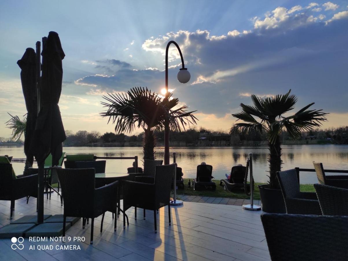 Waterfront Lodge Dunapataj Dış mekan fotoğraf