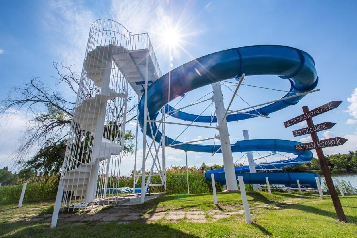 Waterfront Lodge Dunapataj Dış mekan fotoğraf